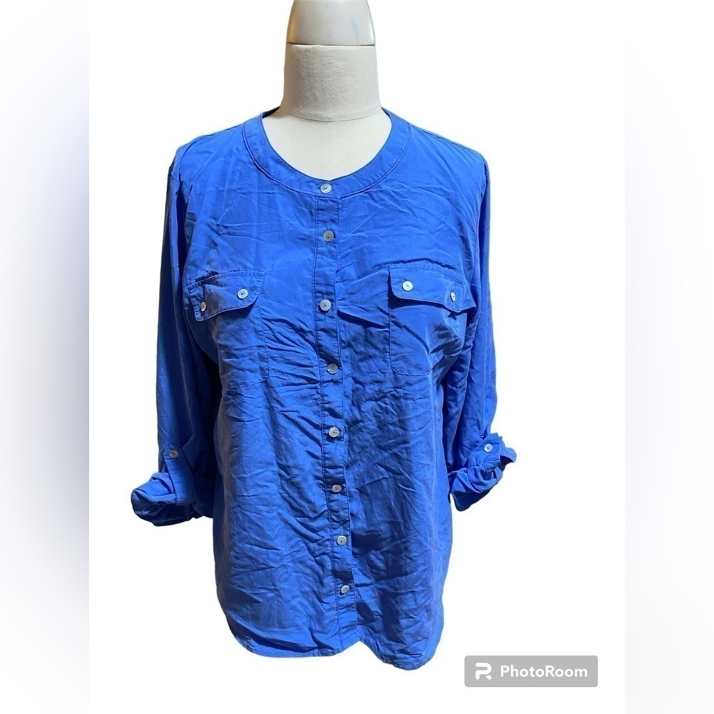 Chicos Blue Button Up Roll Tab Sleeve blouse size 2/L